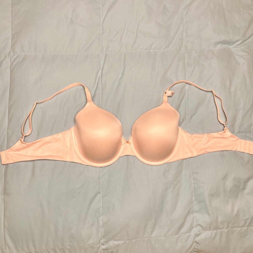 36 D Victoria Secret Body by Victoria Lightly Lined Underwire Bra baby Pink